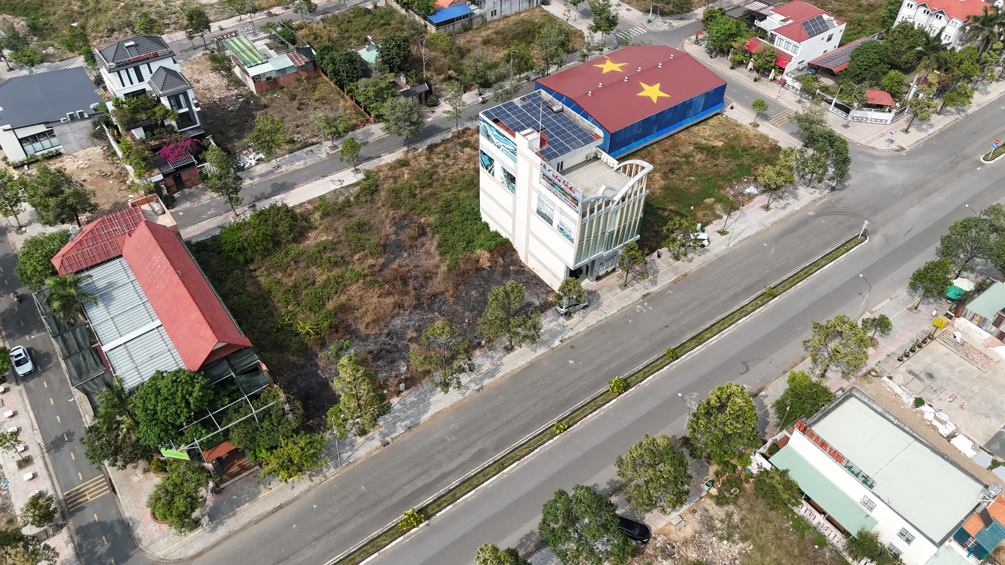 Lô Đất Biệt Thự Khu Trung Tâm Phú Mỹ, Ngay Gần Trung Tâm Thương Mại KNG — ảnh 1